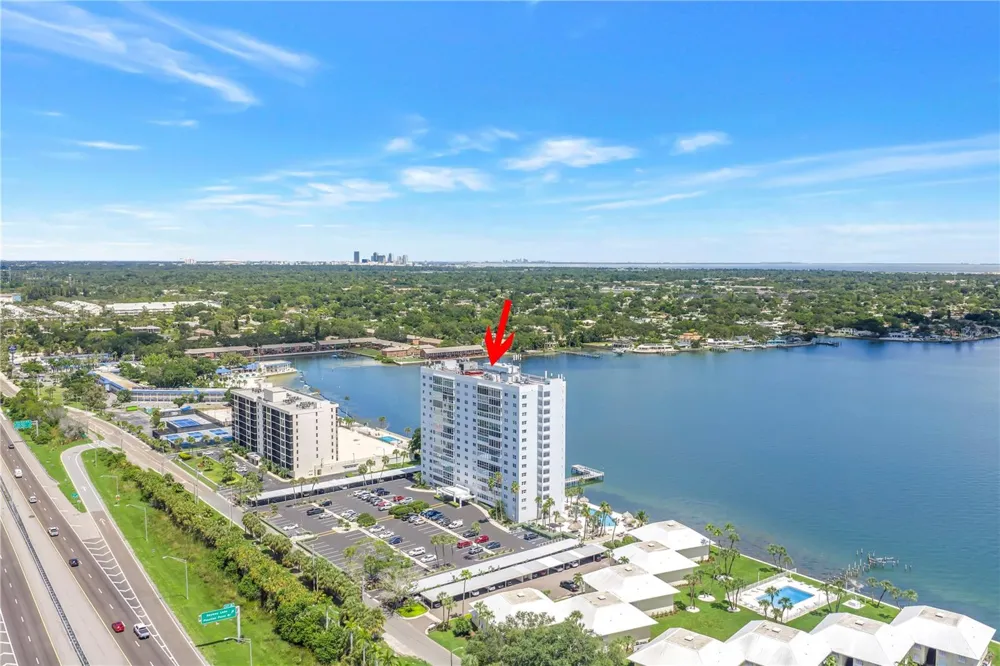 7200 SUNSHINE SKYWAY LANE S #8B St Petersburg, FL 33711