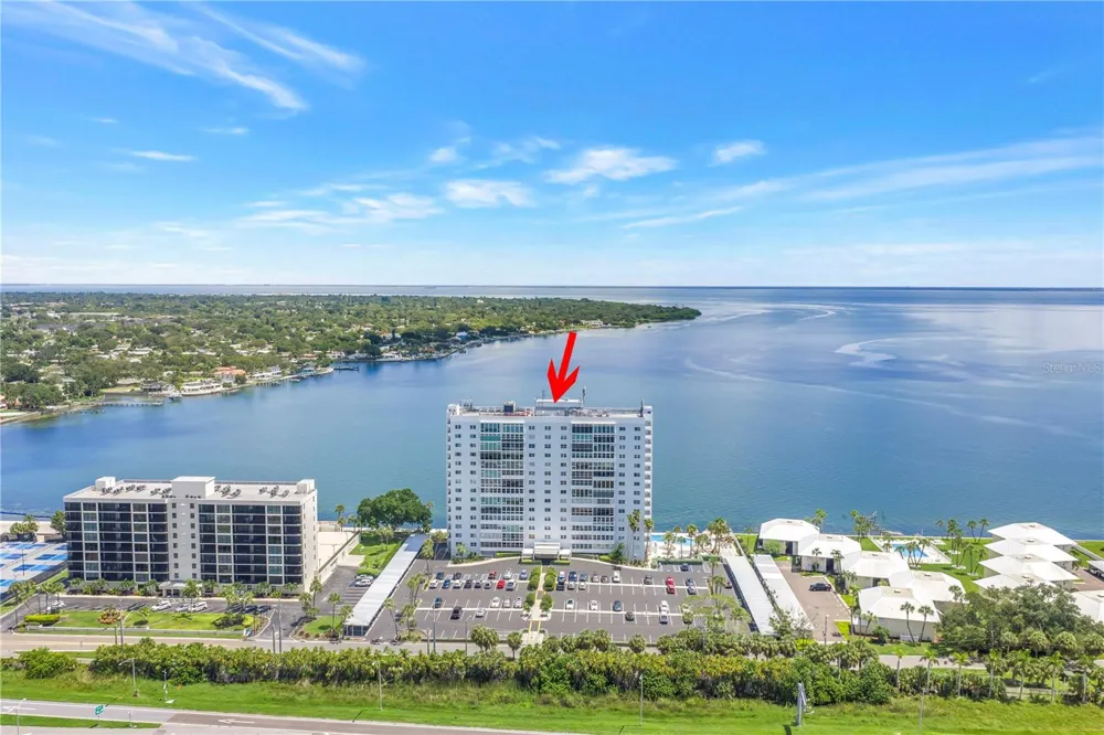 7200 SUNSHINE SKYWAY LANE S #8B St Petersburg, FL 33711