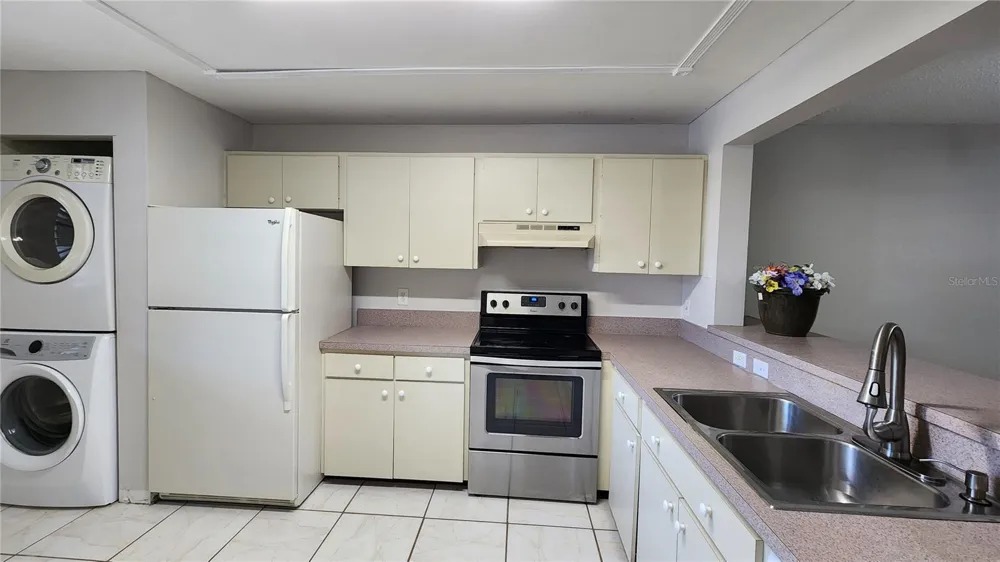 138 PINENEEDLE DRIVE Bradenton, FL 34210