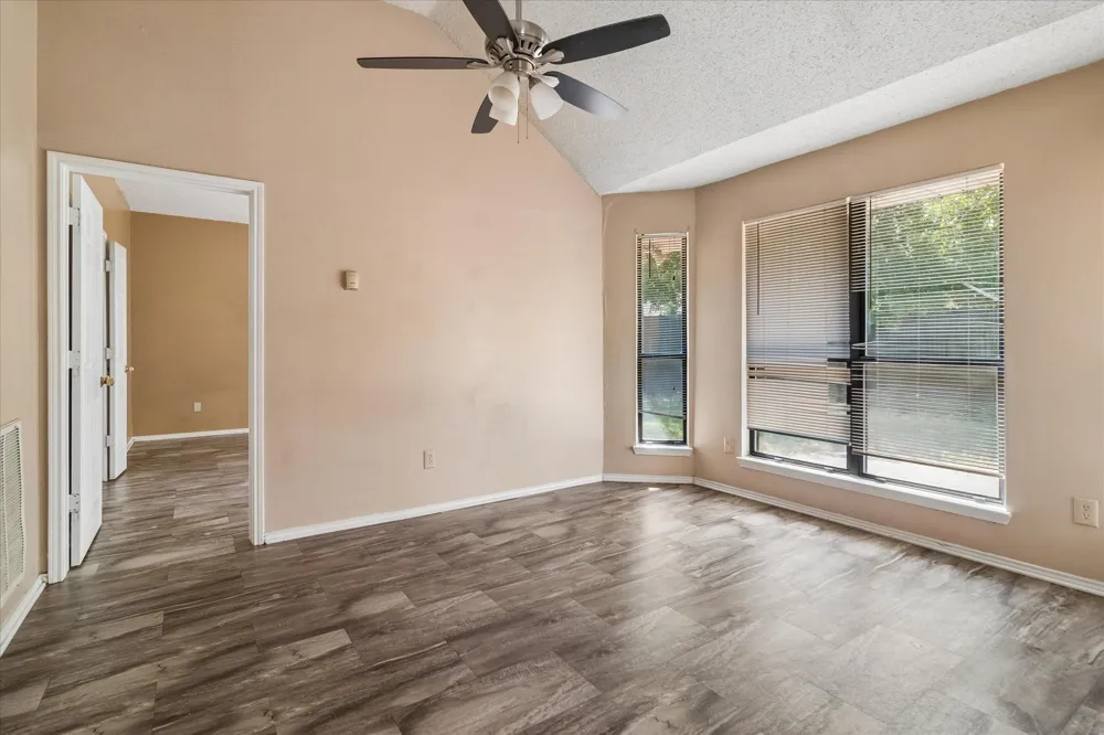 720 Ford Drive Cedar Hill, TX 75104