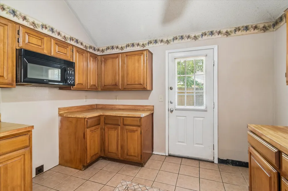 720 Ford Drive Cedar Hill, TX 75104