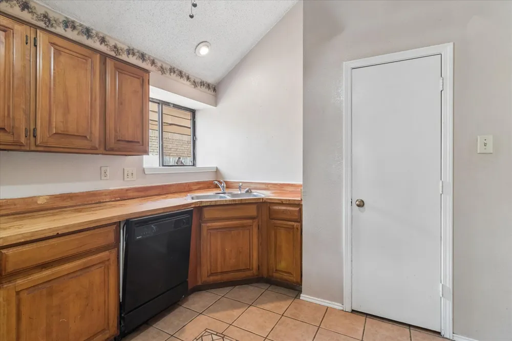 720 Ford Drive Cedar Hill, TX 75104