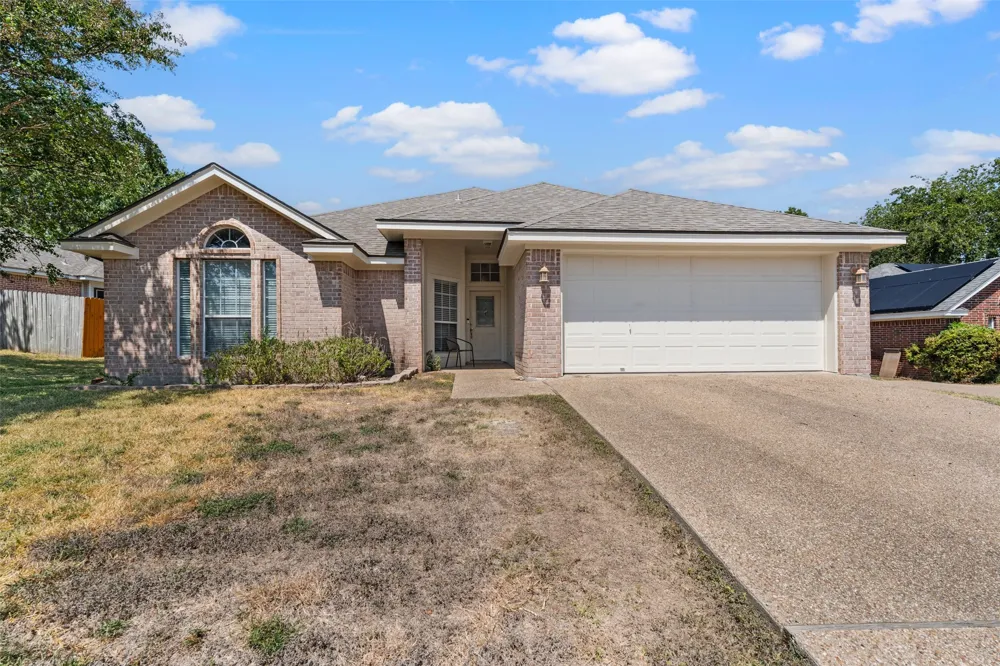 616 Pebble Creek Drive Hewitt, TX 76643