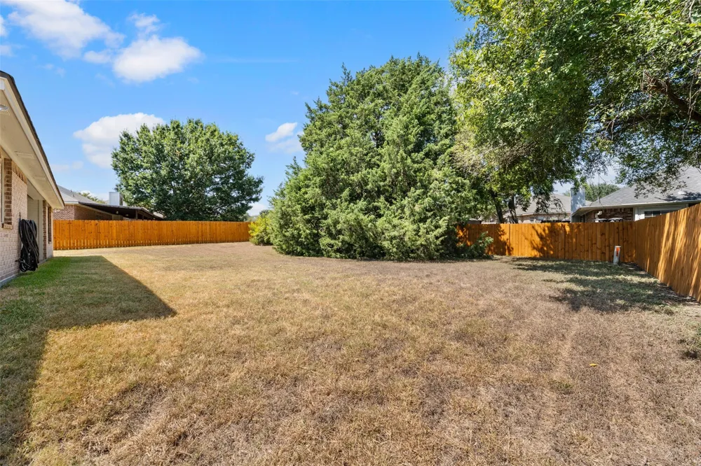 616 Pebble Creek Drive Hewitt, TX 76643
