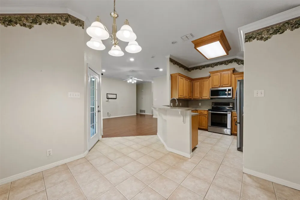 616 Pebble Creek Drive Hewitt, TX 76643