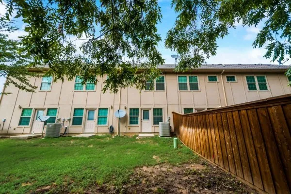 1579 Cozy Drive Fort Worth, TX 76120