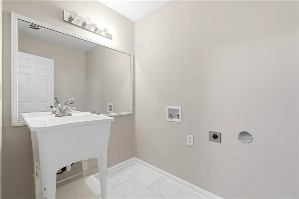 220 Clipper Bay Drive Alpharetta, GA 30005
