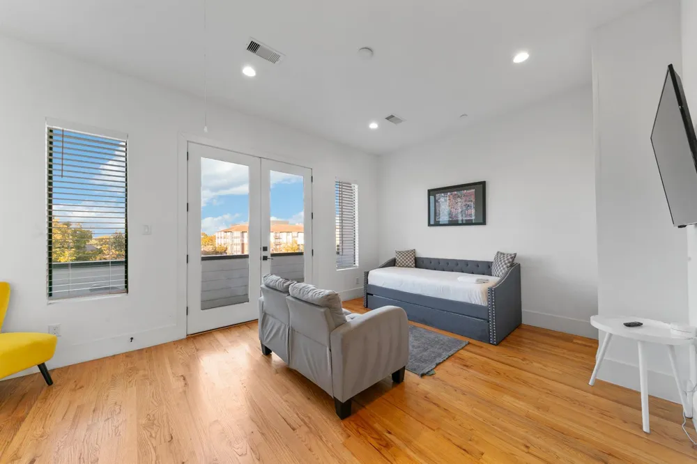 606 Oakley Street Houston, TX 77006