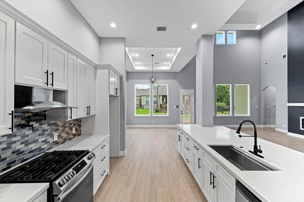 250 Hampton Glen Road Montgomery, TX 77356
