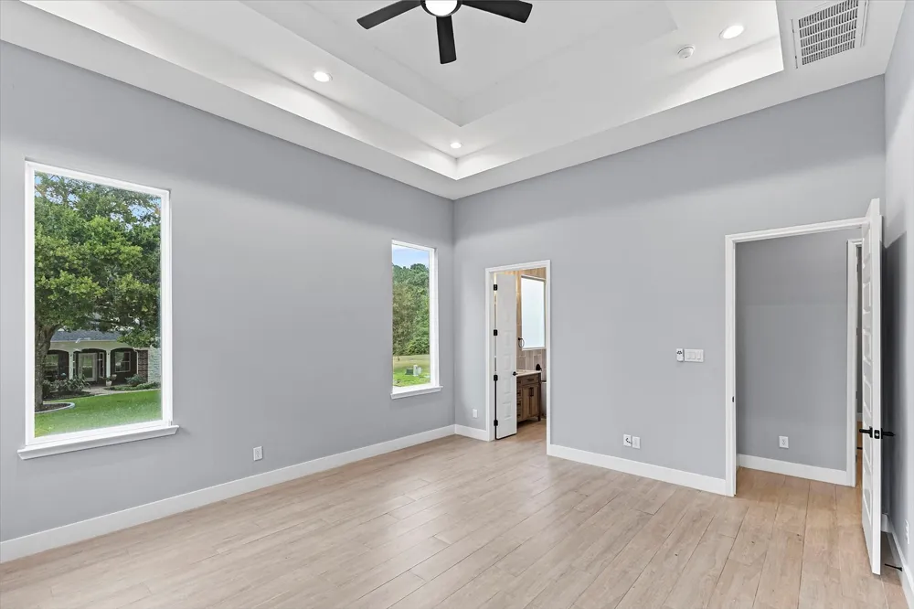250 Hampton Glen Road Montgomery, TX 77356