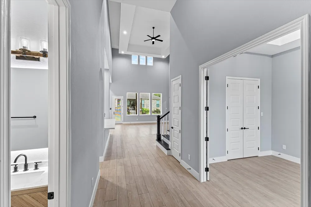 250 Hampton Glen Road Montgomery, TX 77356