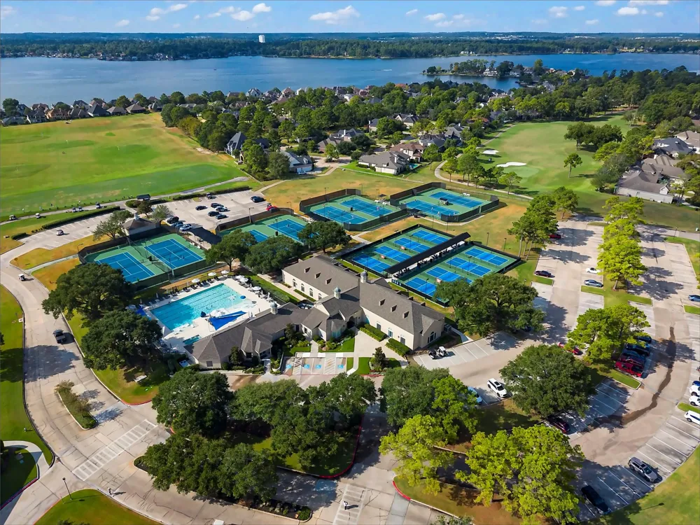 250 Hampton Glen Road Montgomery, TX 77356