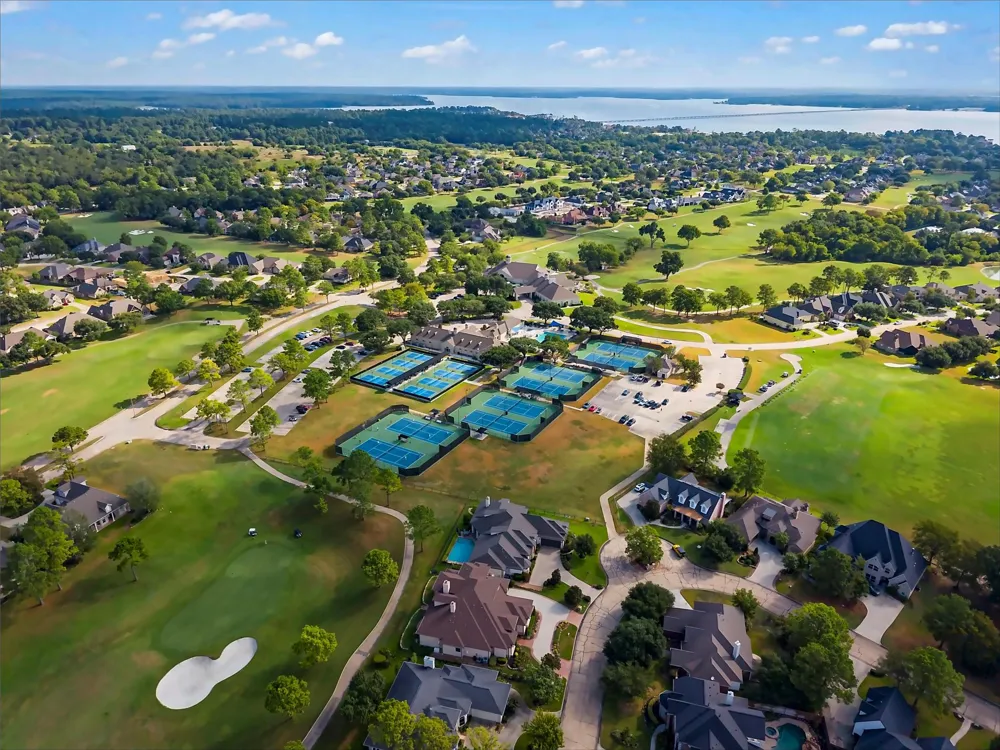 250 Hampton Glen Road Montgomery, TX 77356