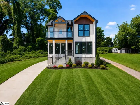 33 Happy Avenue
