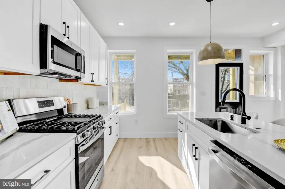 517 FLORIDA AVENUE NE Washington, DC 20002