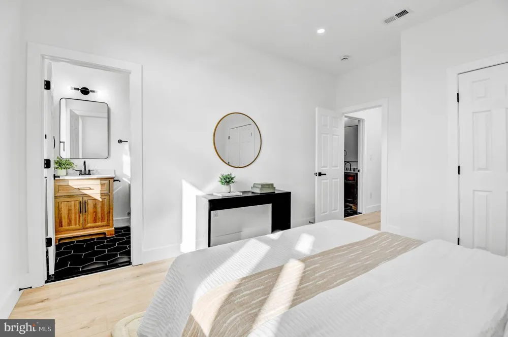 517 FLORIDA AVENUE NE Washington, DC 20002
