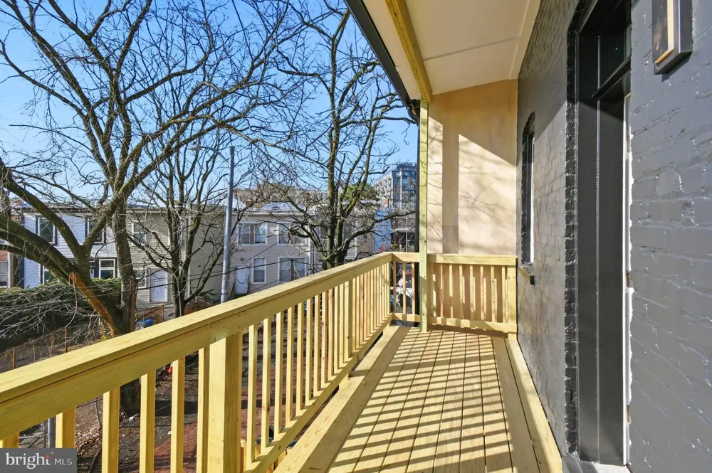 517 FLORIDA AVENUE NE Washington, DC 20002