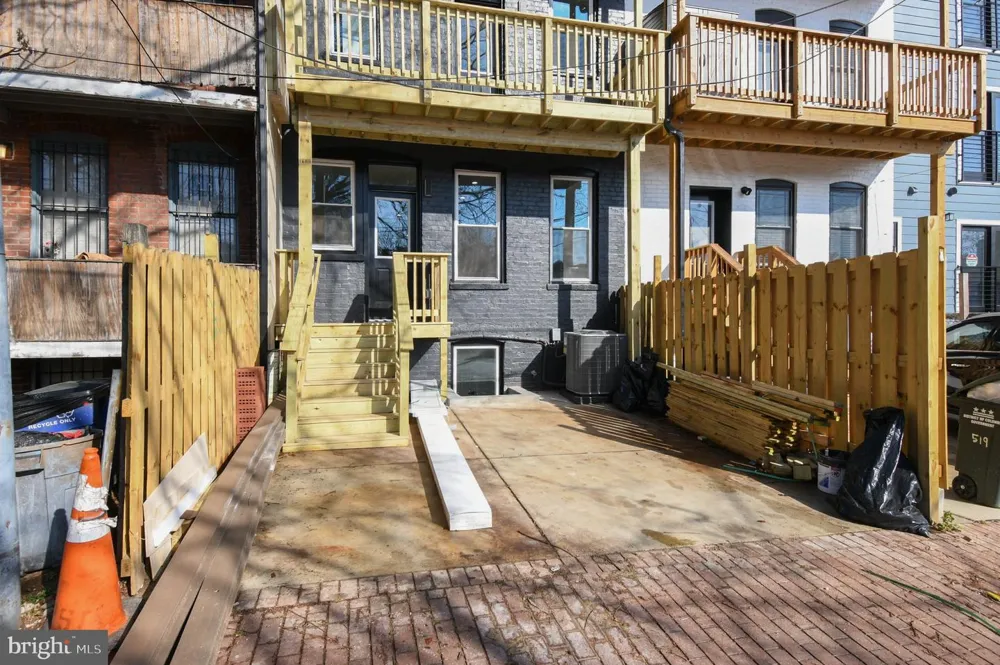 517 FLORIDA AVENUE NE Washington, DC 20002
