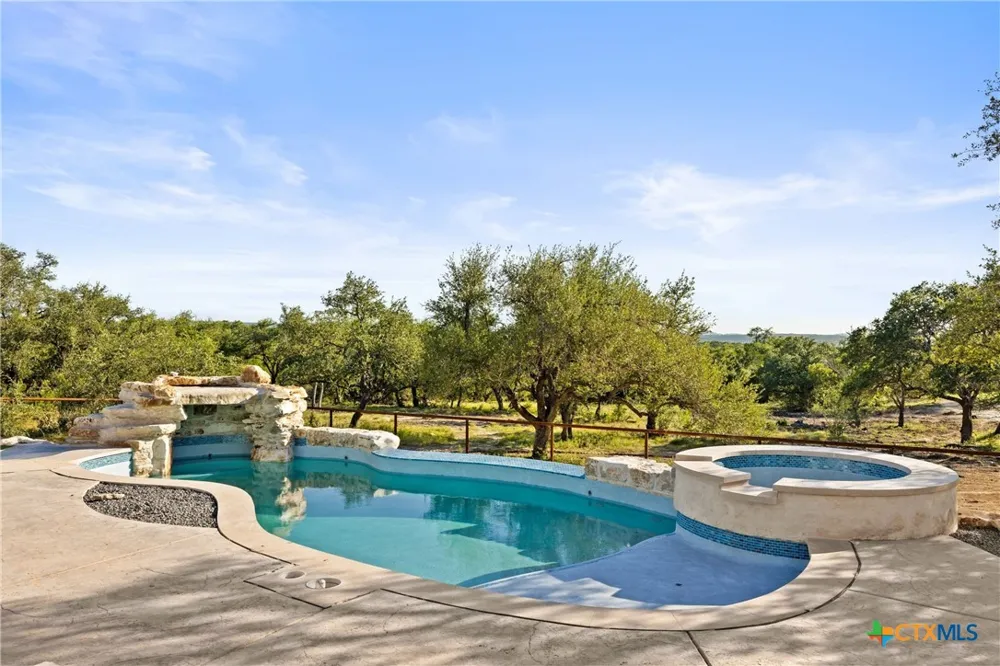 765 Legacy Hills Drive Johnson City, TX 78636