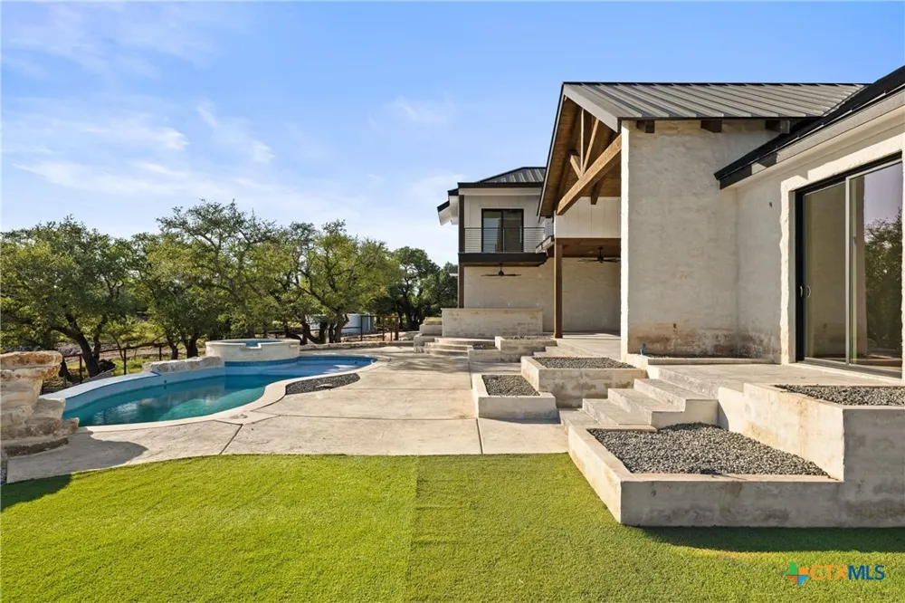 765 Legacy Hills Drive Johnson City, TX 78636