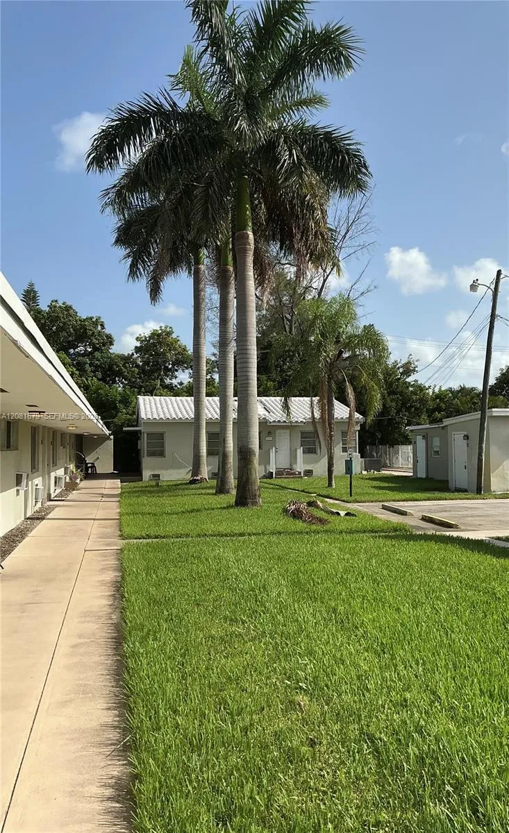 2222 Van Buren St #26 Hollywood, FL 33020