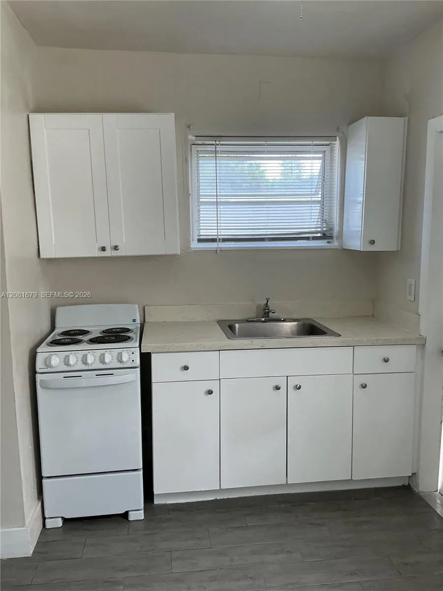 2222 Van Buren St #26 Hollywood, FL 33020