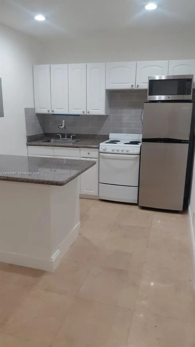1429 SW 9th St #9 Fort Lauderdale, FL 33312