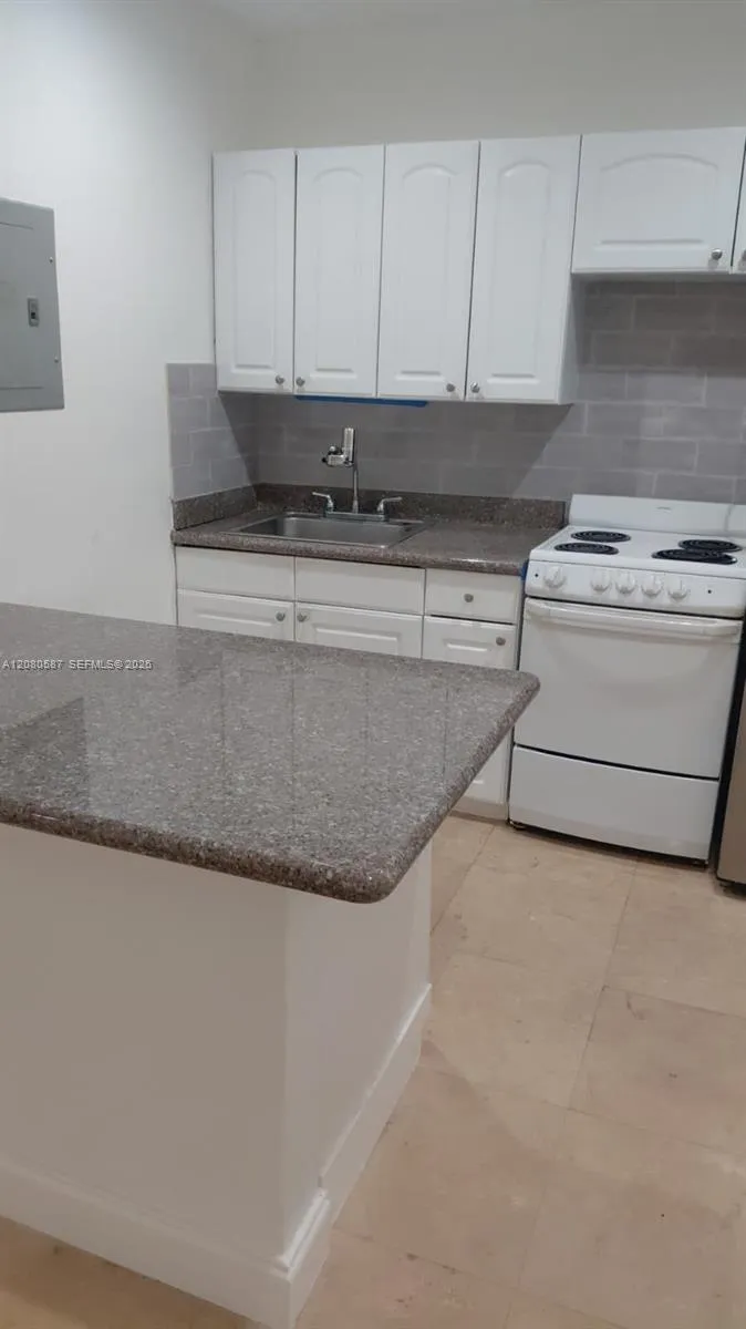 1429 SW 9th St #9 Fort Lauderdale, FL 33312