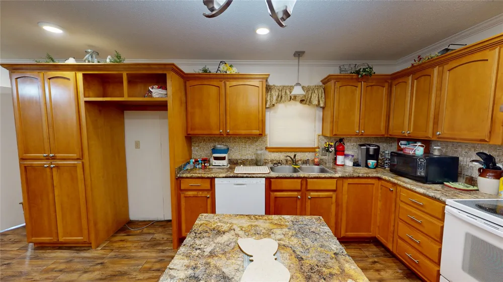 517 Webb Avenue Ada, OK 74820
