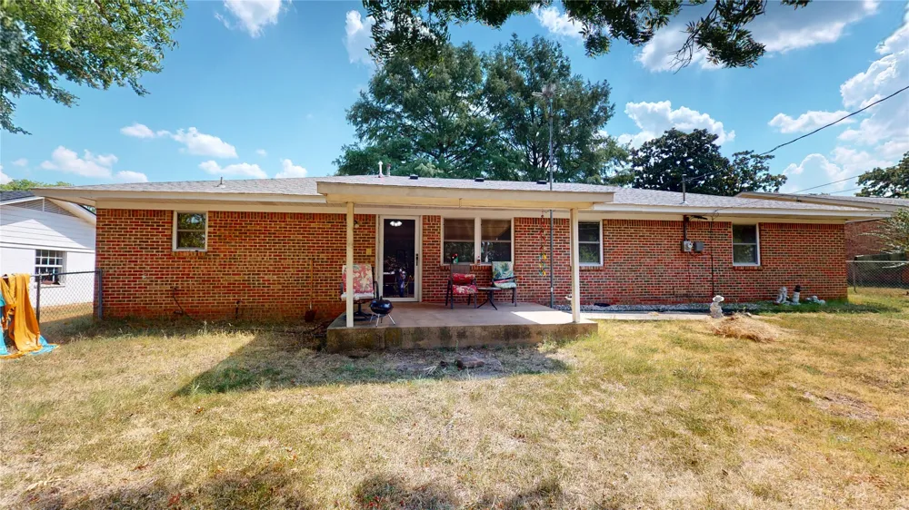 517 Webb Avenue Ada, OK 74820