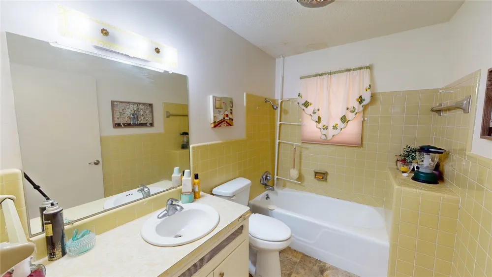 517 Webb Avenue Ada, OK 74820