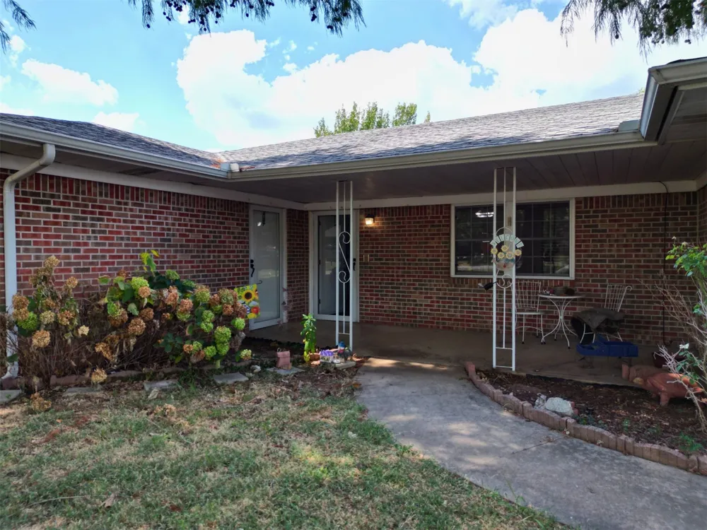 517 Webb Avenue Ada, OK 74820
