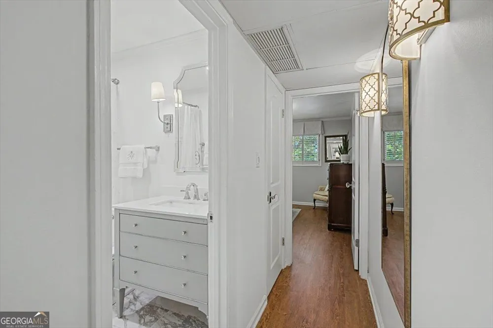 5400 Roswell RD Sandy Springs, GA 30342