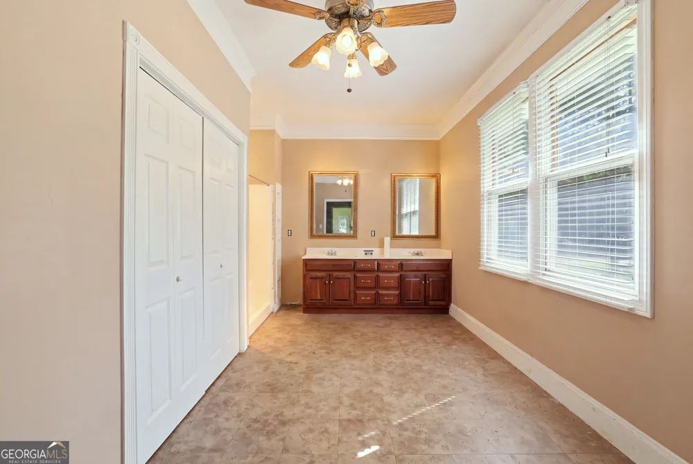 1100 Bodie Rayle RD Elberton, GA 30635