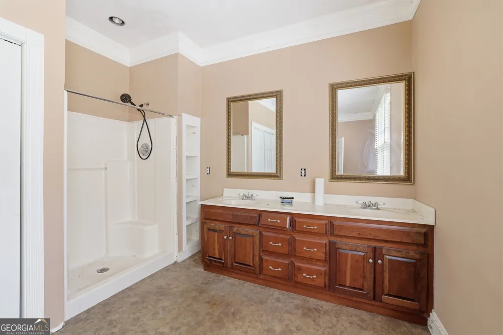 1100 Bodie Rayle RD Elberton, GA 30635