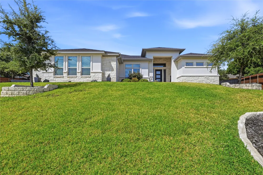 3018 Box Canyon Circle Nolanville, TX 76559
