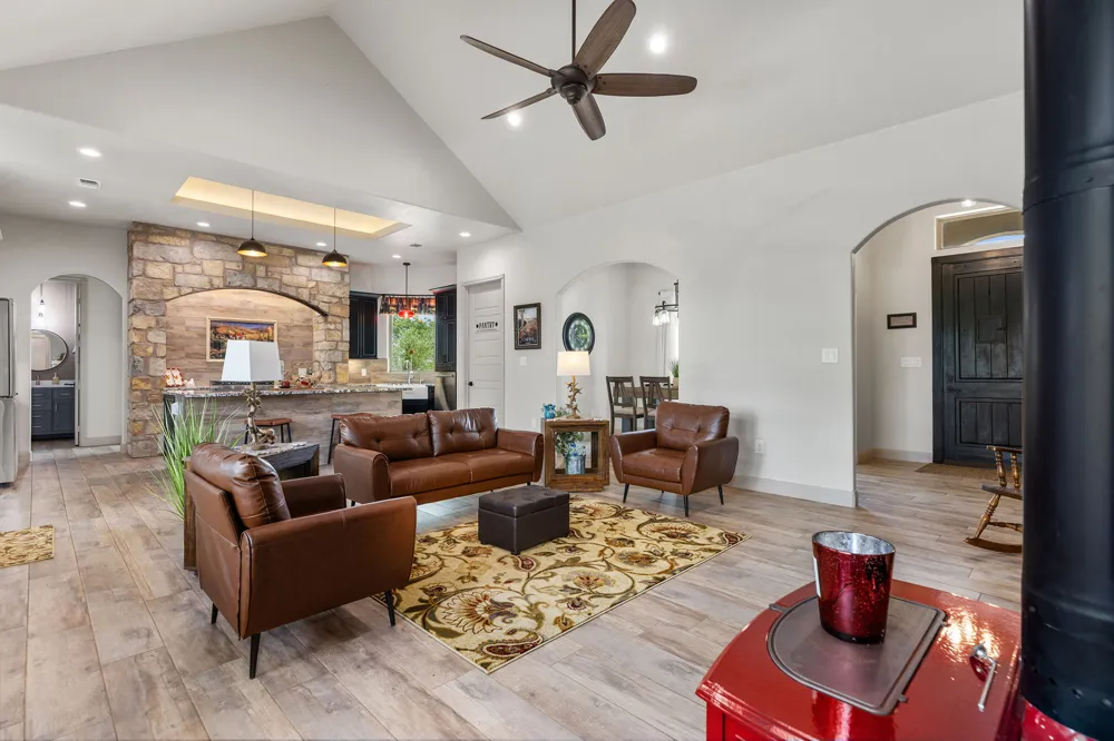 128 Strada Luca Florence, TX 76527