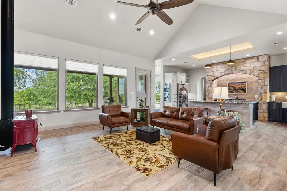 128 Strada Luca Florence, TX 76527
