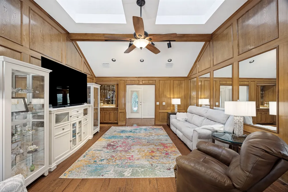 6223 Fox Trail Dallas, TX 75248