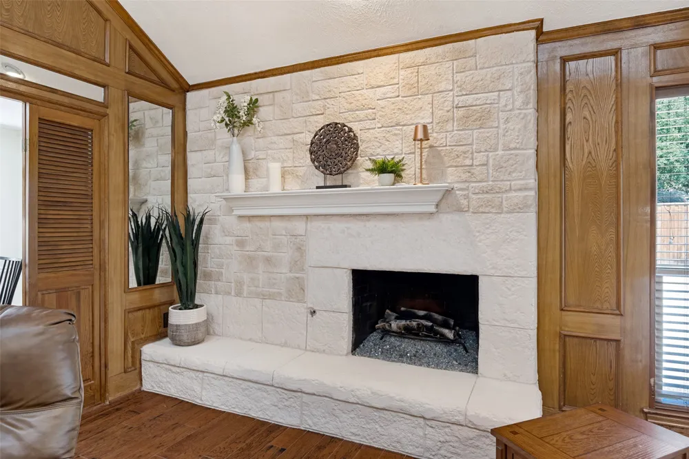 6223 Fox Trail Dallas, TX 75248