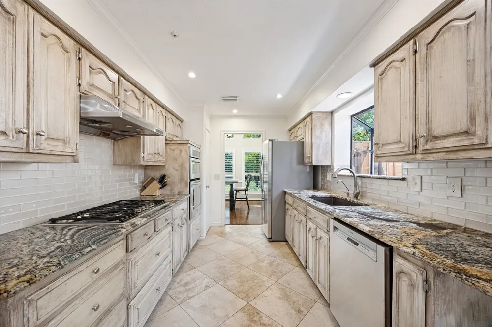 6223 Fox Trail Dallas, TX 75248