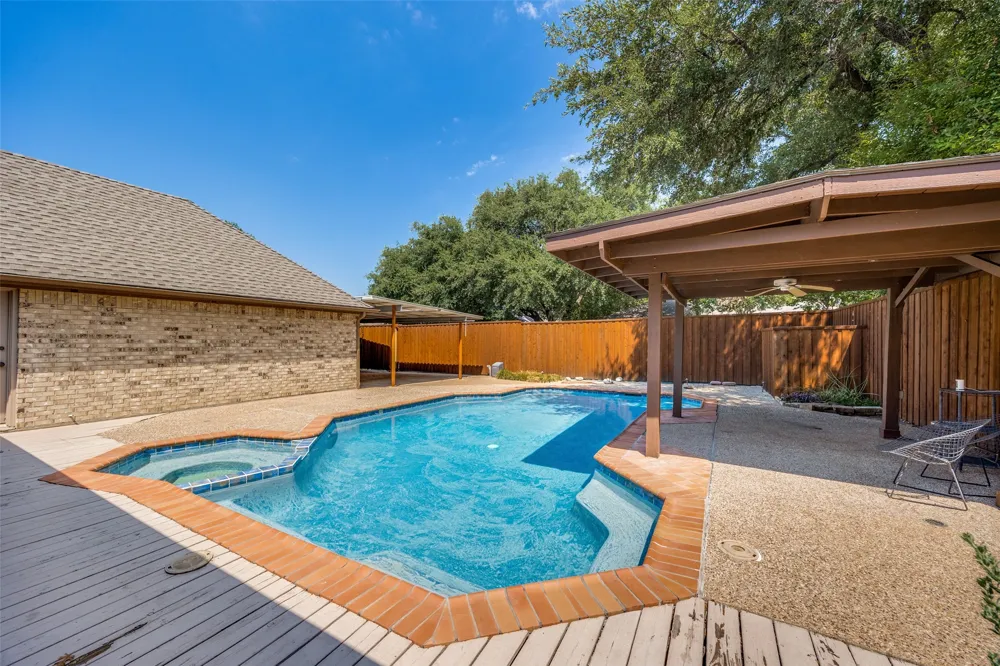 6223 Fox Trail Dallas, TX 75248