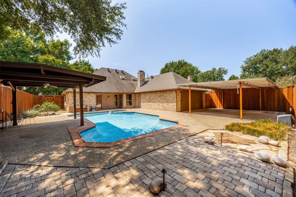 6223 Fox Trail Dallas, TX 75248