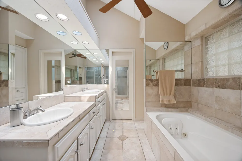 6223 Fox Trail Dallas, TX 75248