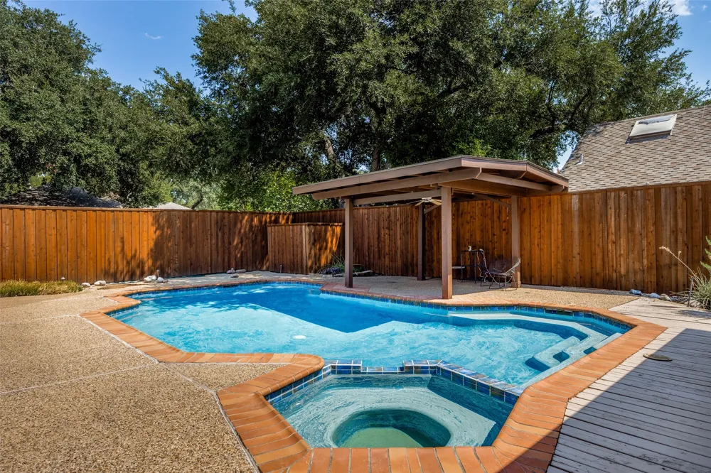 6223 Fox Trail Dallas, TX 75248