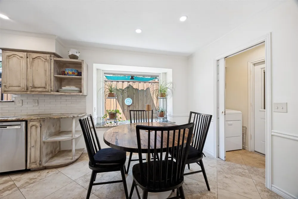 6223 Fox Trail Dallas, TX 75248