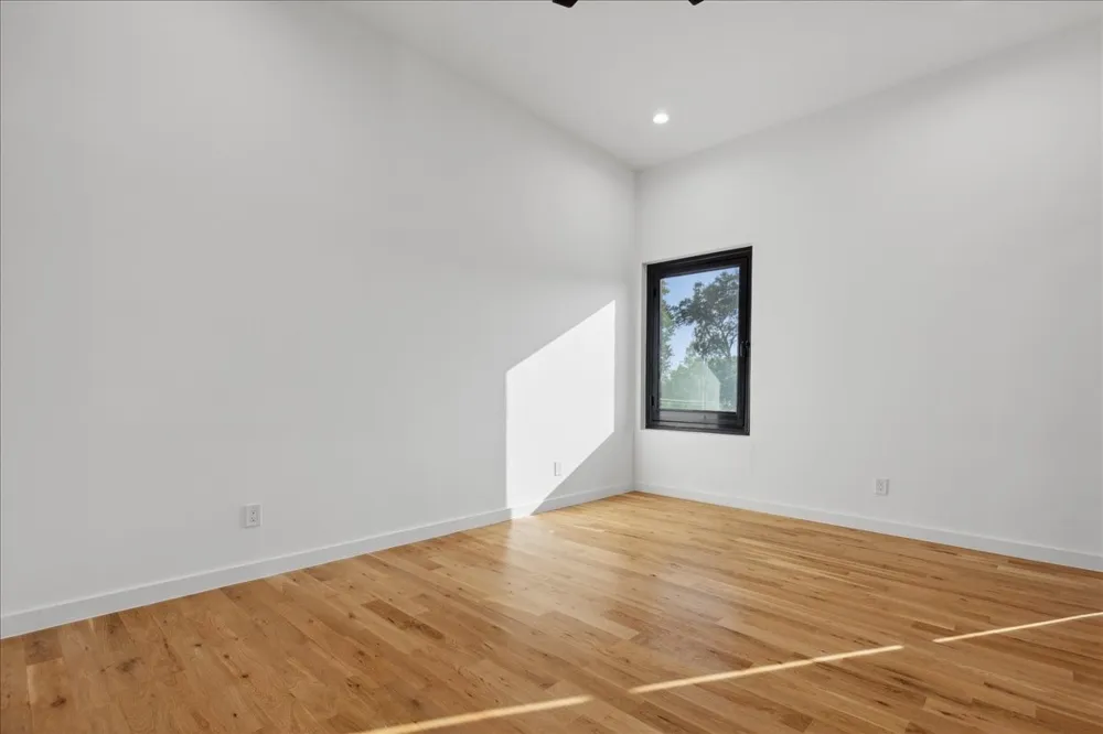 3828 Eaton Drive Dallas, TX 75220