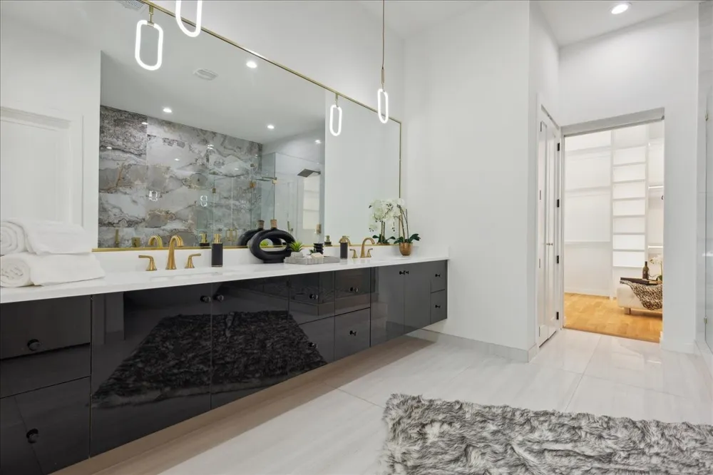 3828 Eaton Drive Dallas, TX 75220