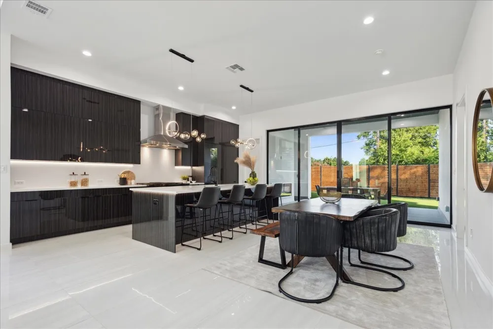 3828 Eaton Drive Dallas, TX 75220