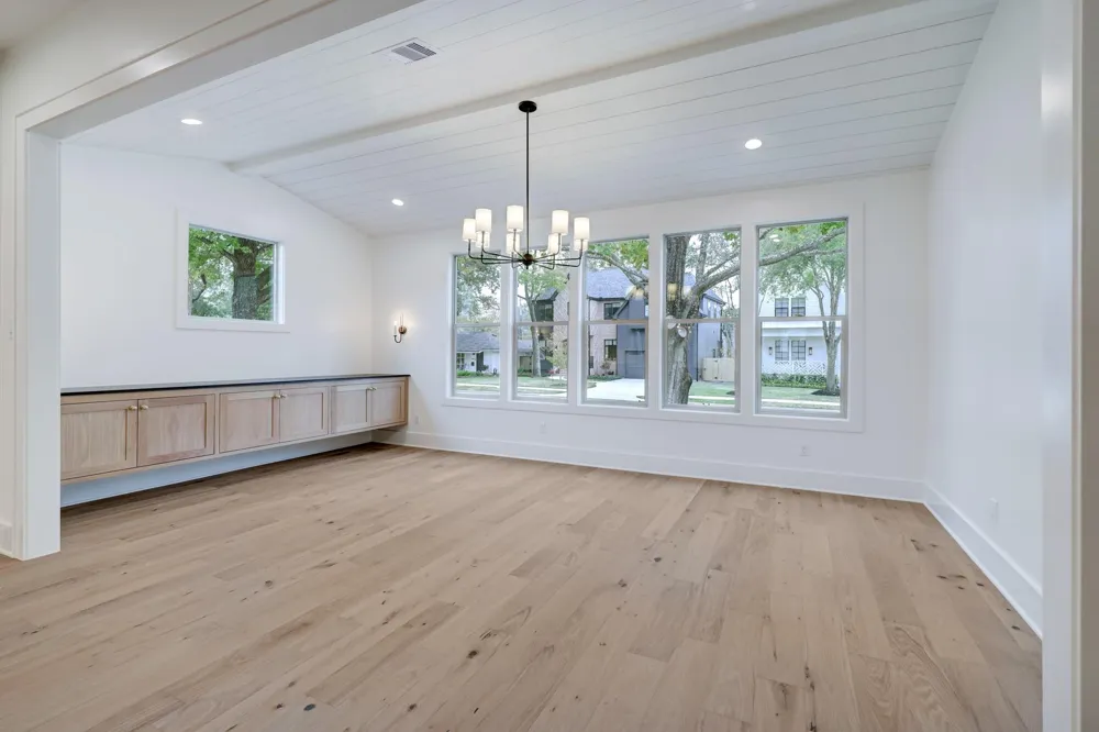 2031 Saxon Drive Houston, TX 77018